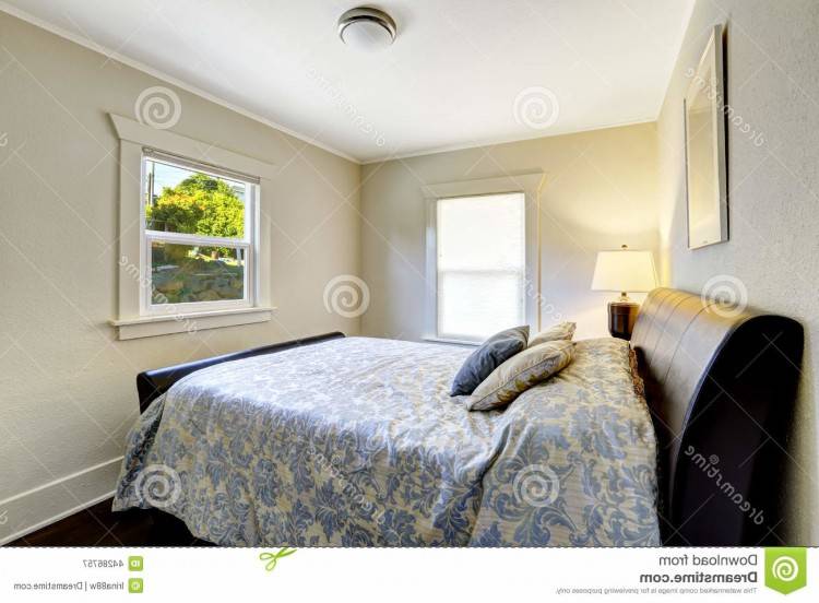 Alliant élégance et praticité, ce renfoncement mural peut accueillir votre lit et faire de votre chambre à coucher un cocon chaleureux,