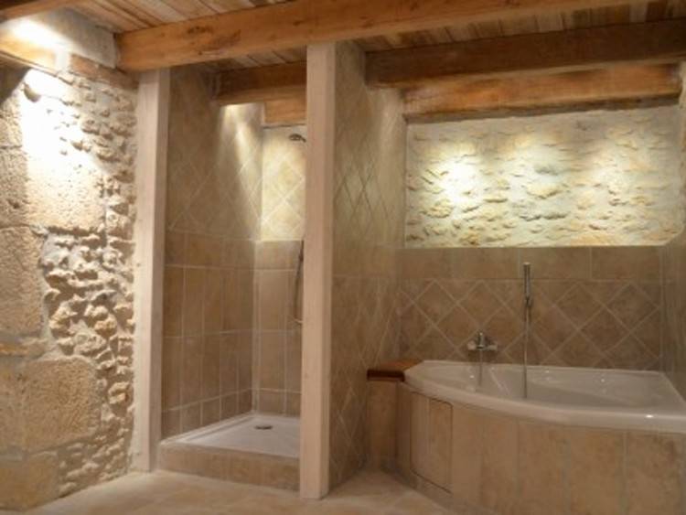 Salle de bains chic carrelage beige Aix en Provence Salle de bains moderne